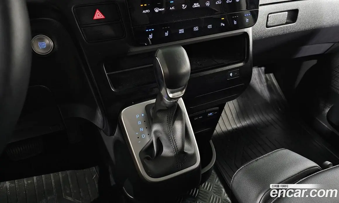 Hyundai Staria 2021 2.2 автомат (гидро), фото 12