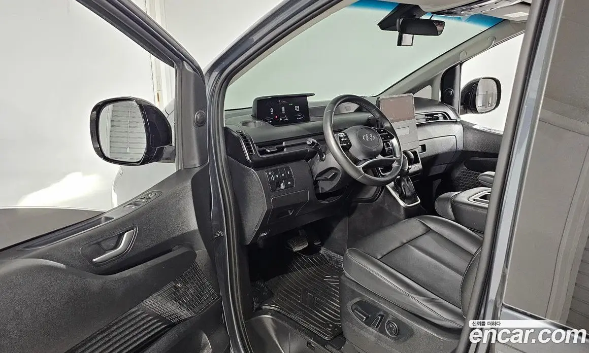Hyundai Staria 2021 2.2 автомат (гидро), фото 13