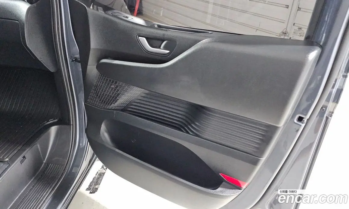 Hyundai Staria 2021 2.2 автомат (гидро), фото 15