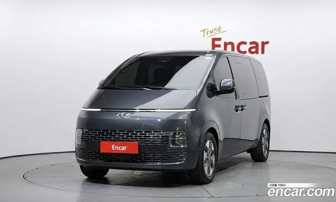 Hyundai Staria 2021 2.2 автомат (гидро), фото 3