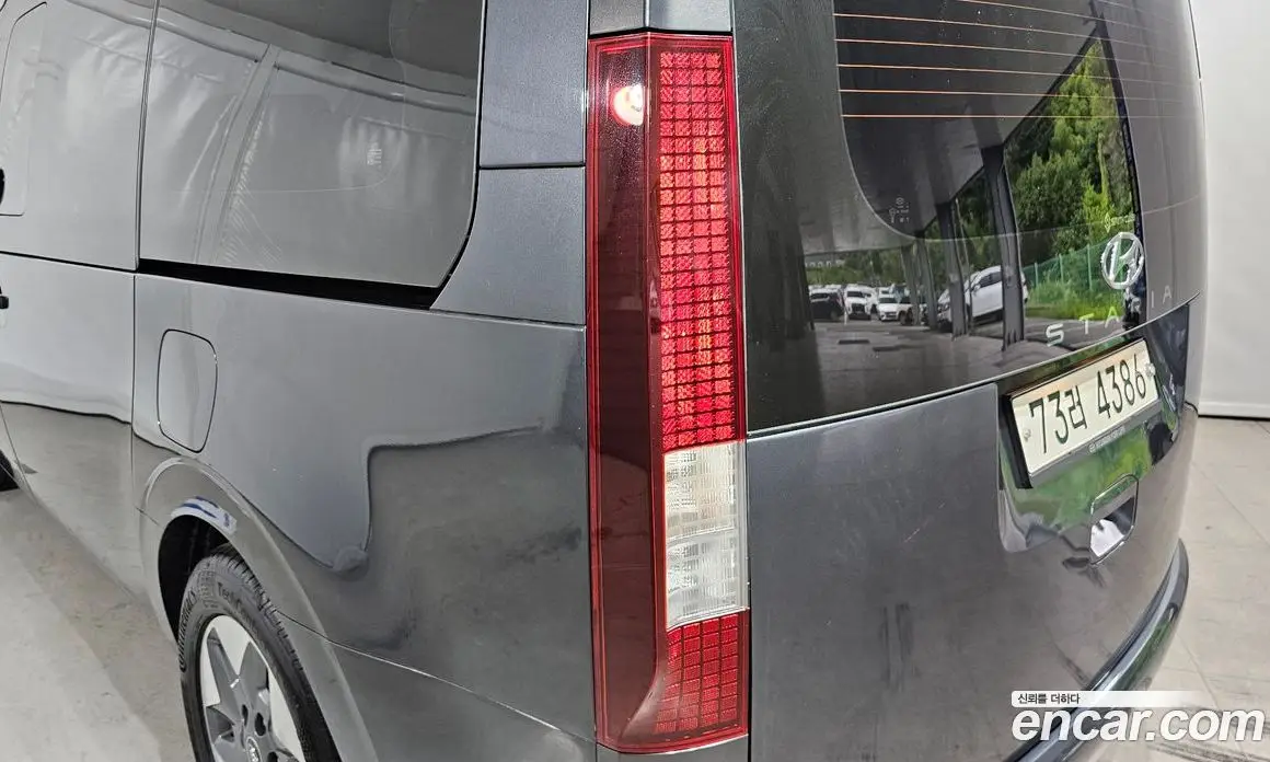 Hyundai Staria 2021 2.2 автомат (гидро), фото 9