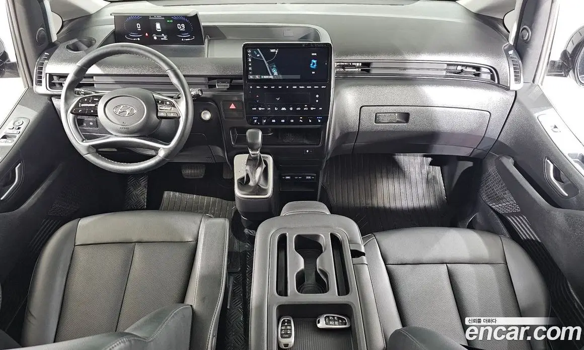 Hyundai Staria 2021 2.2 автомат (гидро), фото 10