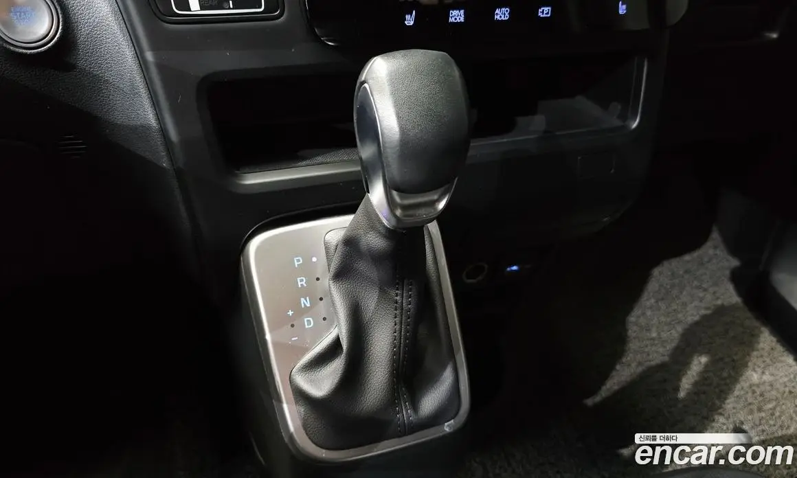 Hyundai Staria 2022 3.5 автомат (гидро), фото 12