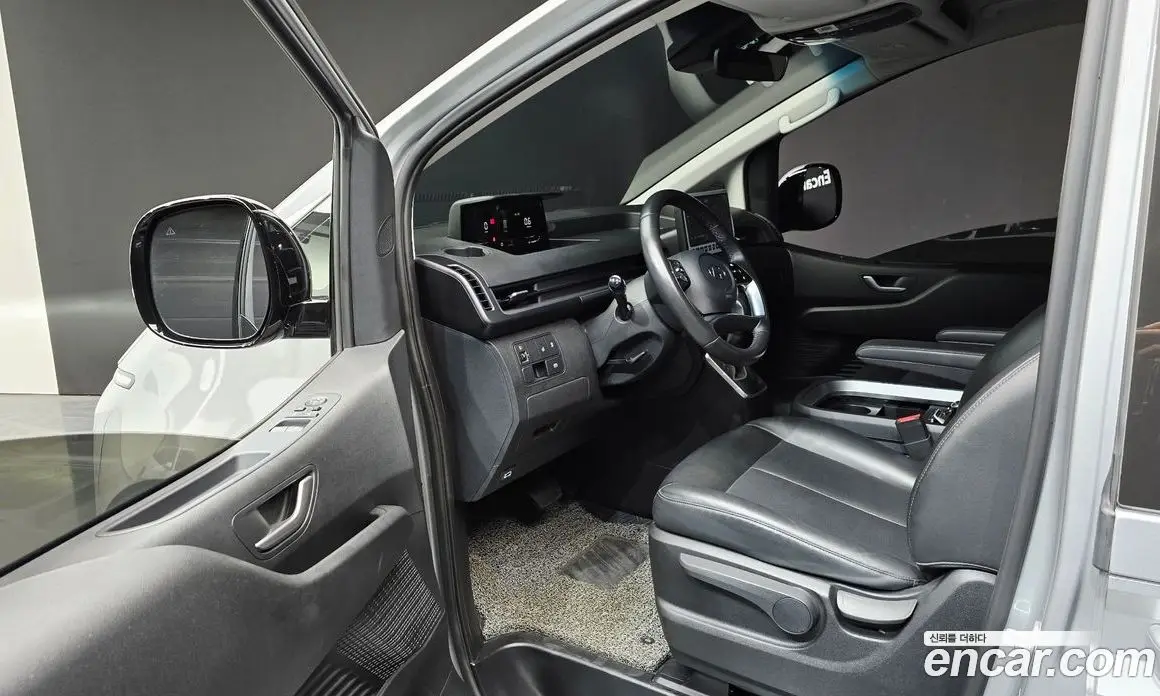Hyundai Staria 2022 3.5 автомат (гидро), фото 13