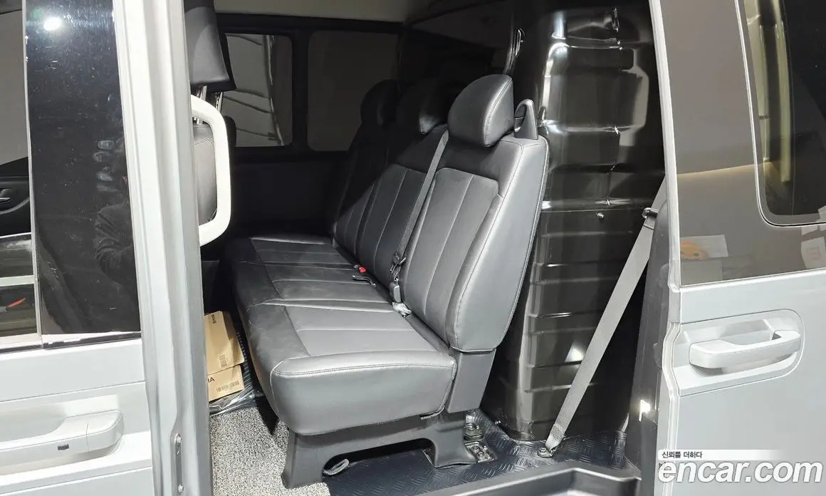 Hyundai Staria 2022 3.5 автомат (гидро), фото 17