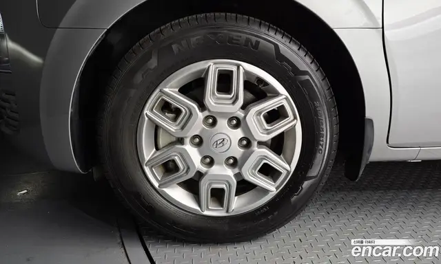 Hyundai Staria 2022 3.5 автомат (гидро), миниатюра 5