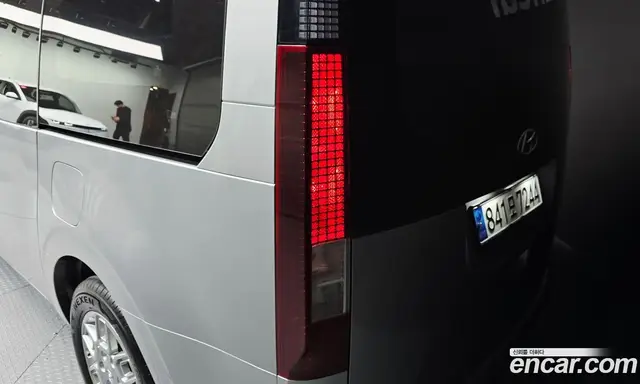 Hyundai Staria 2022 3.5 автомат (гидро), миниатюра 9