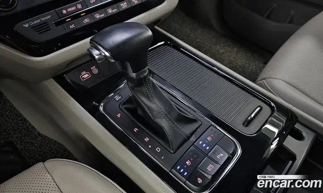 Kia Carnival 2017 2.2 автомат (гидро), миниатюра 12