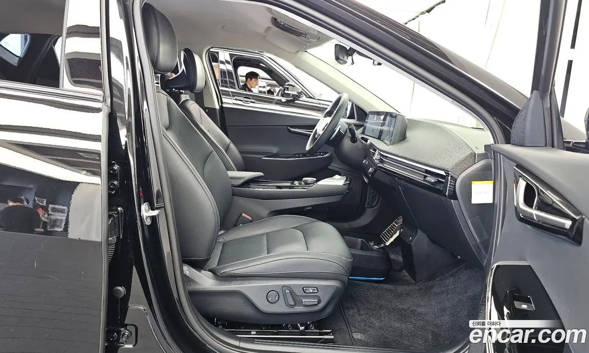 Kia EV6 2023 0.1 автомат (гидро), фото 17 Kia EV6 2023 0.1 автомат (гидро), фото 17