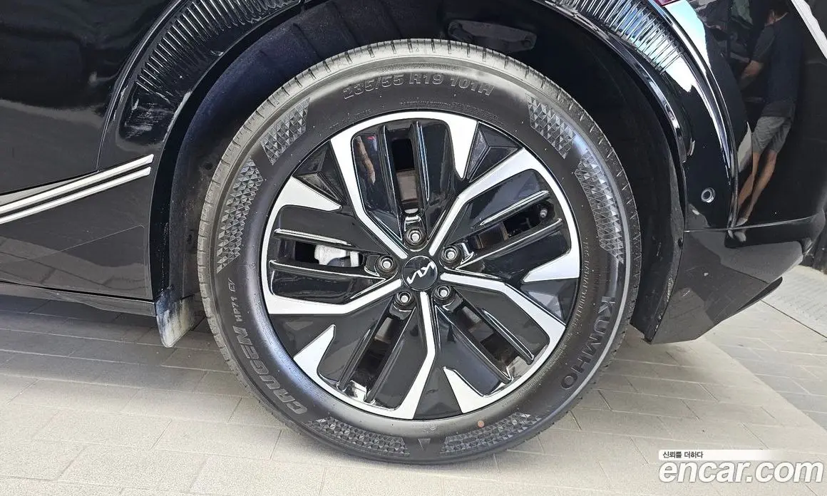 Kia EV6 2023 0.1 автомат (гидро), фото 7 Kia EV6 2023 0.1 автомат (гидро), фото 7