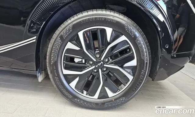 Kia EV6 2023 0.1 автомат (гидро), миниатюра 7 Kia EV6 2023 0.1 автомат (гидро), миниатюра 7