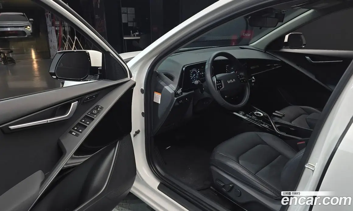 Kia Niro 2022 0.2 автомат (гидро), фото 13 Kia Niro 2022 0.2 автомат (гидро), фото 13