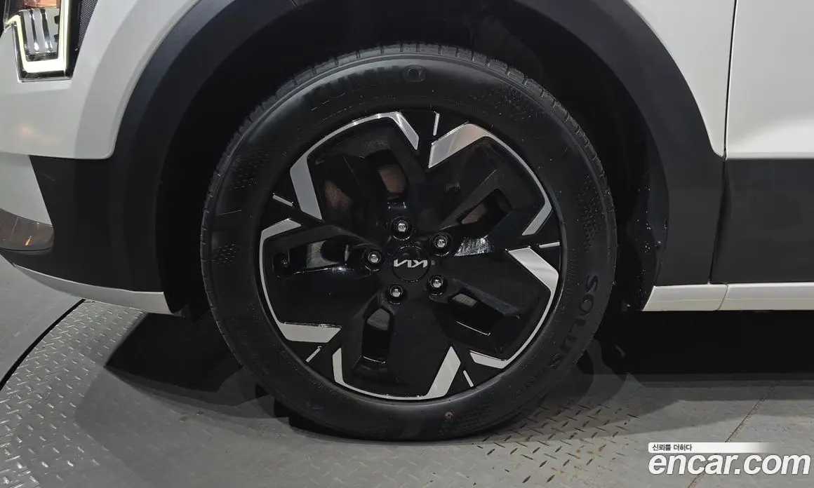 Kia Niro 2022 0.2 автомат (гидро), фото 5 Kia Niro 2022 0.2 автомат (гидро), фото 5