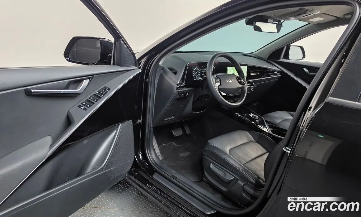 Kia Niro 2023 0.2 автомат (гидро), фото 13 Kia Niro 2023 0.2 автомат (гидро), фото 13