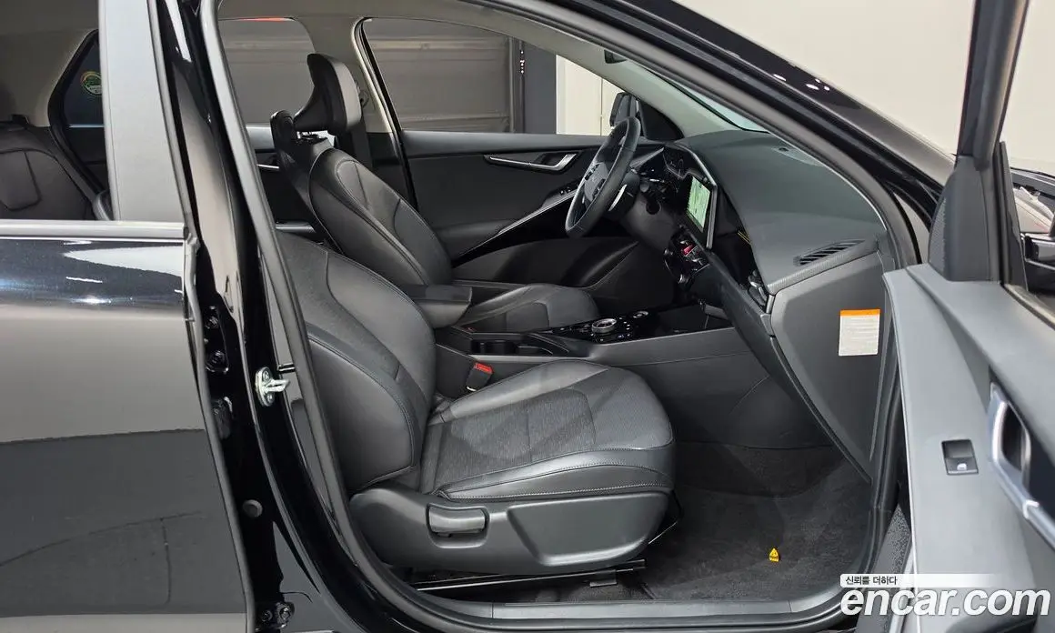 Kia Niro 2023 0.2 автомат (гидро), фото 16 Kia Niro 2023 0.2 автомат (гидро), фото 16