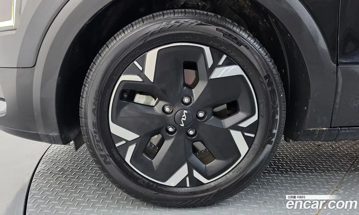 Kia Niro 2023 0.2 автомат (гидро), фото 5 Kia Niro 2023 0.2 автомат (гидро), фото 5