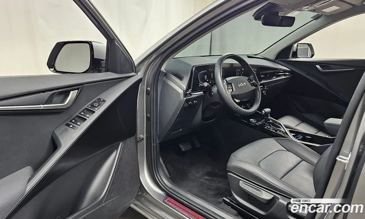 Kia Niro 2024 1.6 автомат (гидро), фото 12