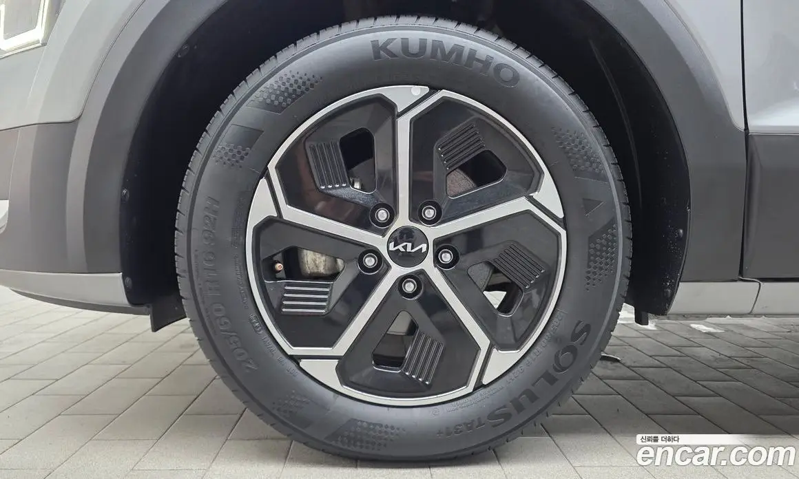 Kia Niro 2024 1.6 автомат (гидро), фото 4