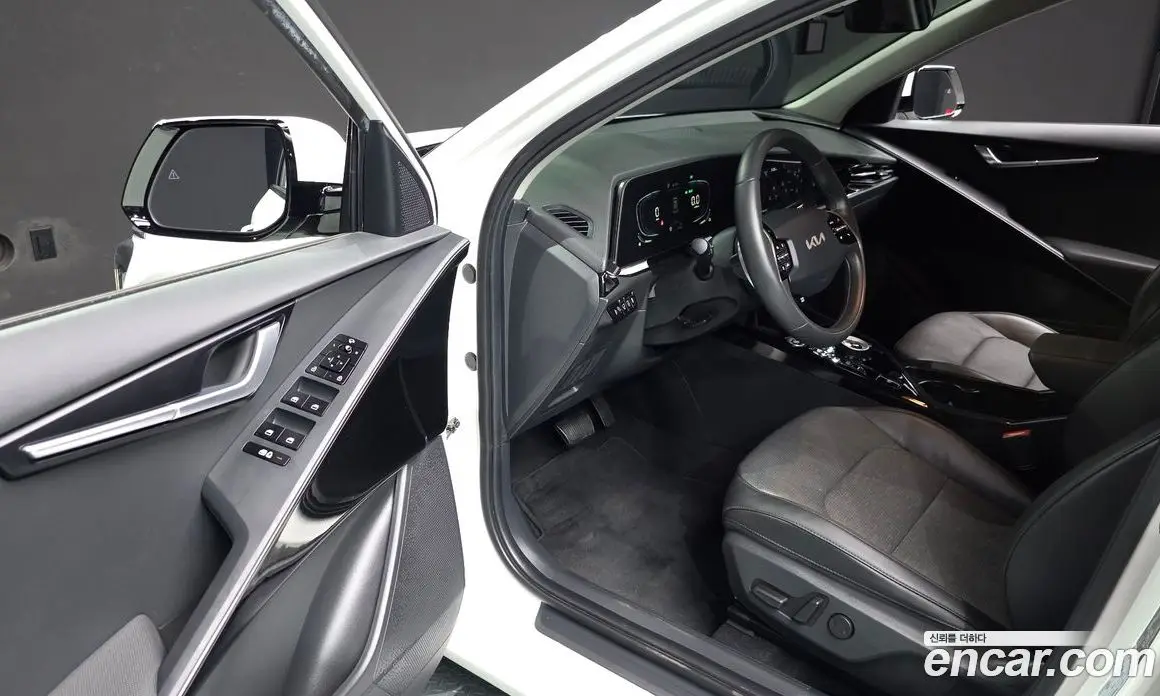 Kia Niro 2025 1.6 автомат (гидро), фото 13 Kia Niro 2025 1.6 автомат (гидро), фото 13
