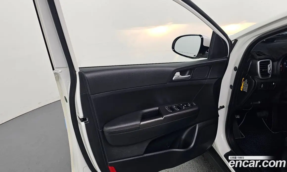 Kia Sportage 2016 2.0 автомат (гидро), фото 14