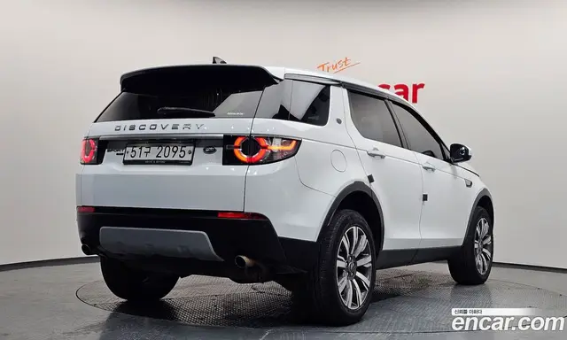 Land Rover Discovery Sport 2017 2.0 автомат (гидро), миниатюра 2 Land Rover Discovery Sport 2017 2.0 автомат (гидро), миниатюра 2