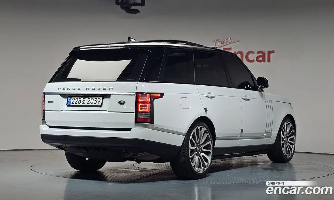 Land Rover Range Rover 2017 5.0 автомат (гидро), фото 1 Land Rover Range Rover 2017 5.0 автомат (гидро), фото 1
