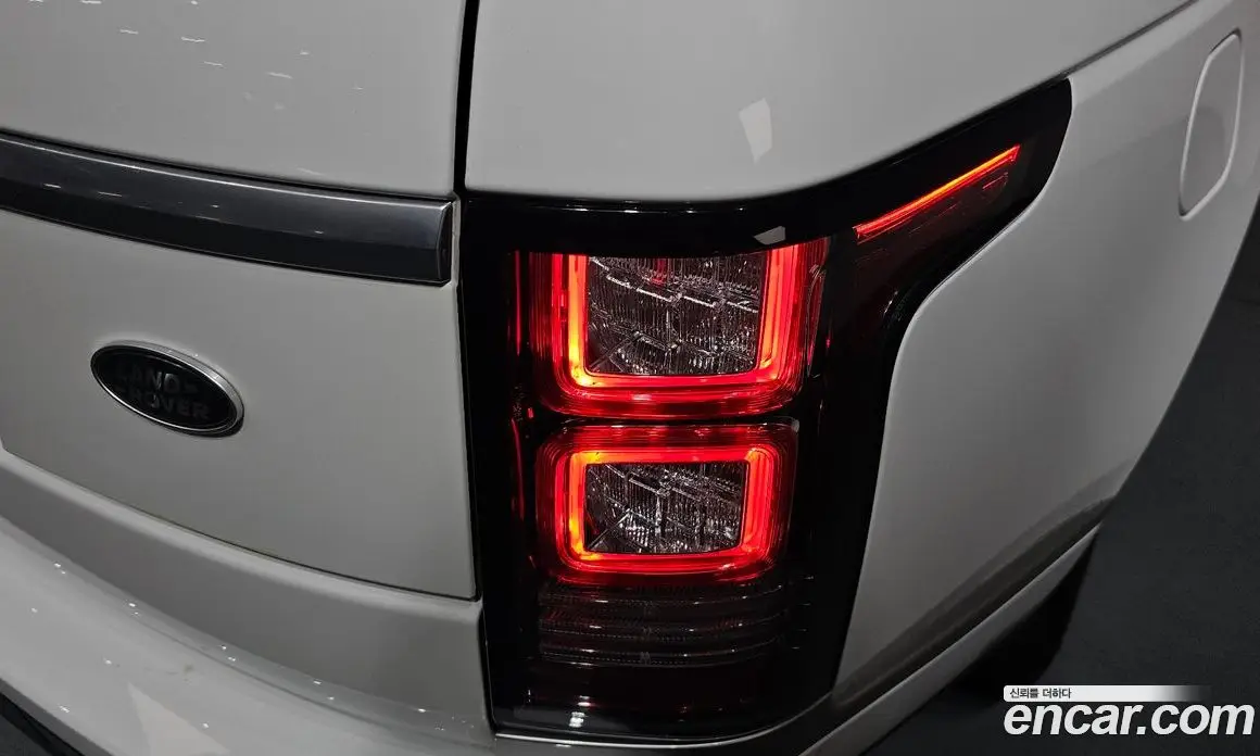 Land Rover Range Rover 2017 5.0 автомат (гидро), фото 8 Land Rover Range Rover 2017 5.0 автомат (гидро), фото 8
