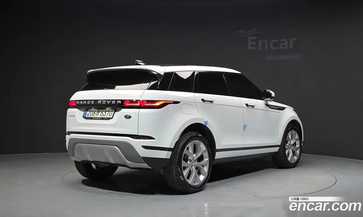 Land Rover Range Rover Evoque 2022 2.0 автомат (гидро), фото 2 Land Rover Range Rover Evoque 2022 2.0 автомат (гидро), фото 2