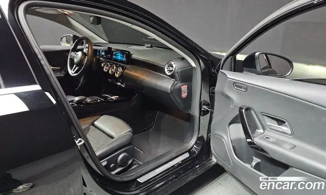 Mercedes-Benz A-Class 2020 2.0 автомат (гидро), миниатюра 11 Mercedes-Benz A-Class 2020 2.0 автомат (гидро), миниатюра 11