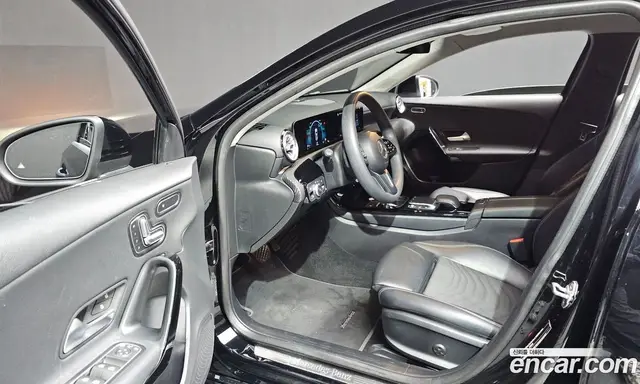 Mercedes-Benz A-Class 2020 2.0 автомат (гидро), миниатюра 10 Mercedes-Benz A-Class 2020 2.0 автомат (гидро), миниатюра 10
