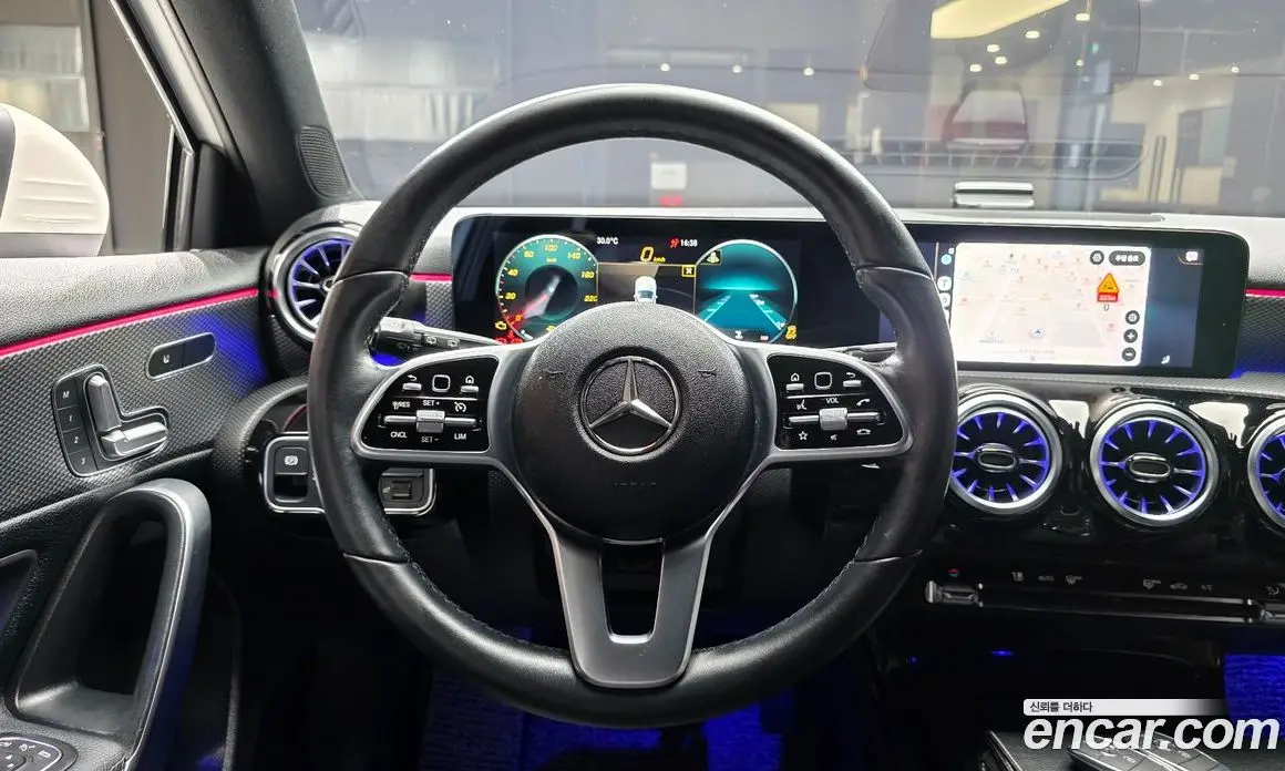 Mercedes-Benz A-Class 2021 2.0 автомат (гидро), фото 18