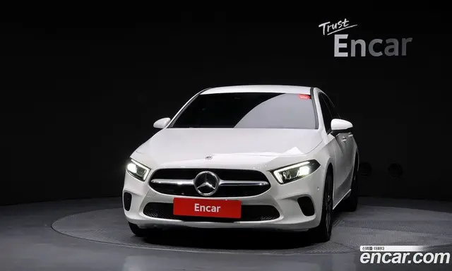 Mercedes-Benz A-Class 2021 2.0 автомат (гидро), миниатюра 3