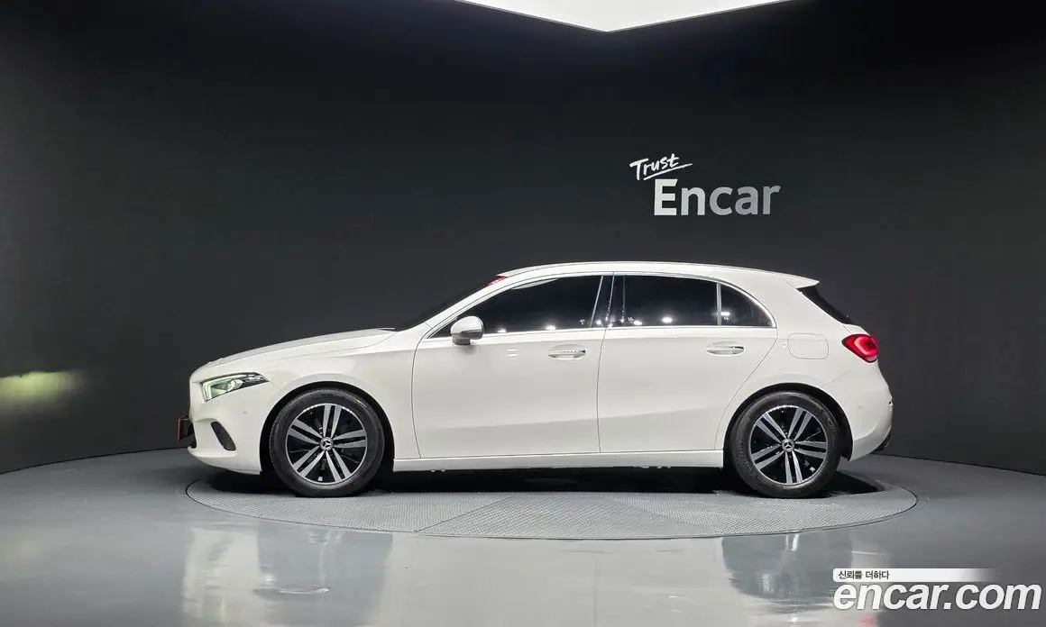 Mercedes-Benz A-Class 2021 2.0 автомат (гидро), фото 4