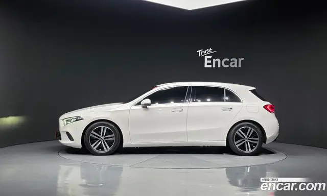 Mercedes-Benz A-Class 2021 2.0 автомат (гидро), миниатюра 4