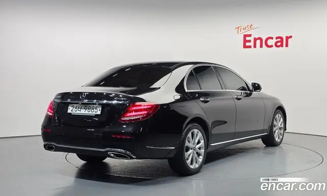 Mercedes-Benz E-Class 2018 2.0 автомат (гидро), миниатюра 2 Mercedes-Benz E-Class 2018 2.0 автомат (гидро), миниатюра 2