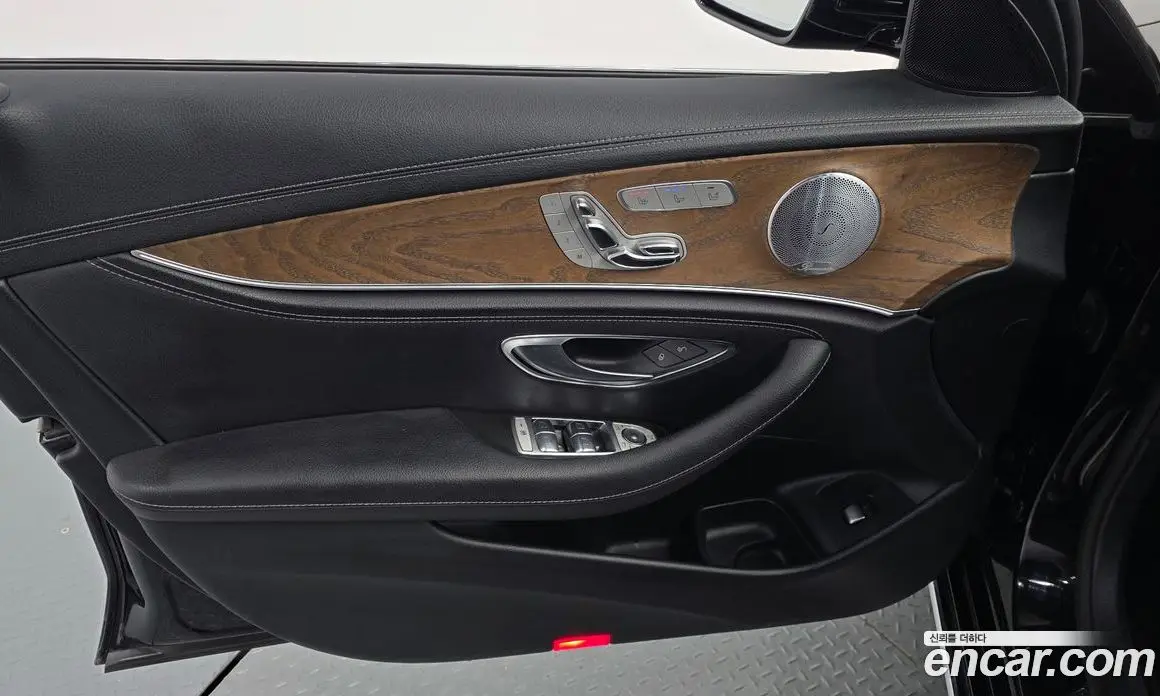Mercedes-Benz E-Class 2018 2.0 автомат (гидро), фото 14 Mercedes-Benz E-Class 2018 2.0 автомат (гидро), фото 14