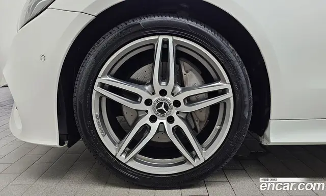 Mercedes-Benz E-Class 2019 1.9 автомат (гидро), миниатюра 4