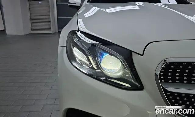 Mercedes-Benz E-Class 2019 1.9 автомат (гидро), миниатюра 7