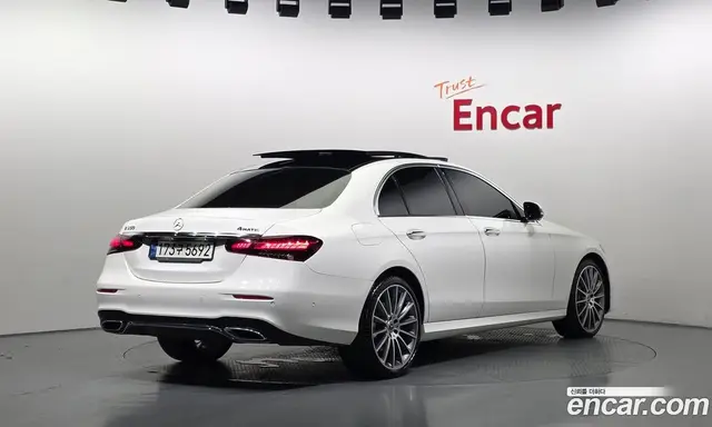 Mercedes-Benz E-Class 2021 2.0 автомат (гидро), миниатюра 2