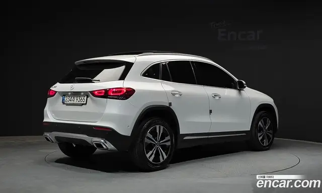 Mercedes-Benz GLA-Class 2021 2.0 автомат (гидро), миниатюра 2 Mercedes-Benz GLA-Class 2021 2.0 автомат (гидро), миниатюра 2