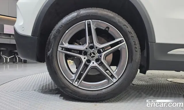Mercedes-Benz GLA-Class 2023 2.0 автомат (гидро), миниатюра 5 Mercedes-Benz GLA-Class 2023 2.0 автомат (гидро), миниатюра 5