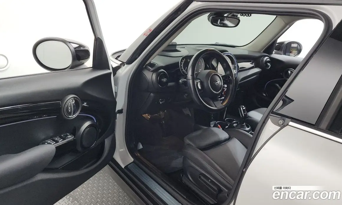Mini Cooper 2023 1.5 автомат (гидро), фото 13
