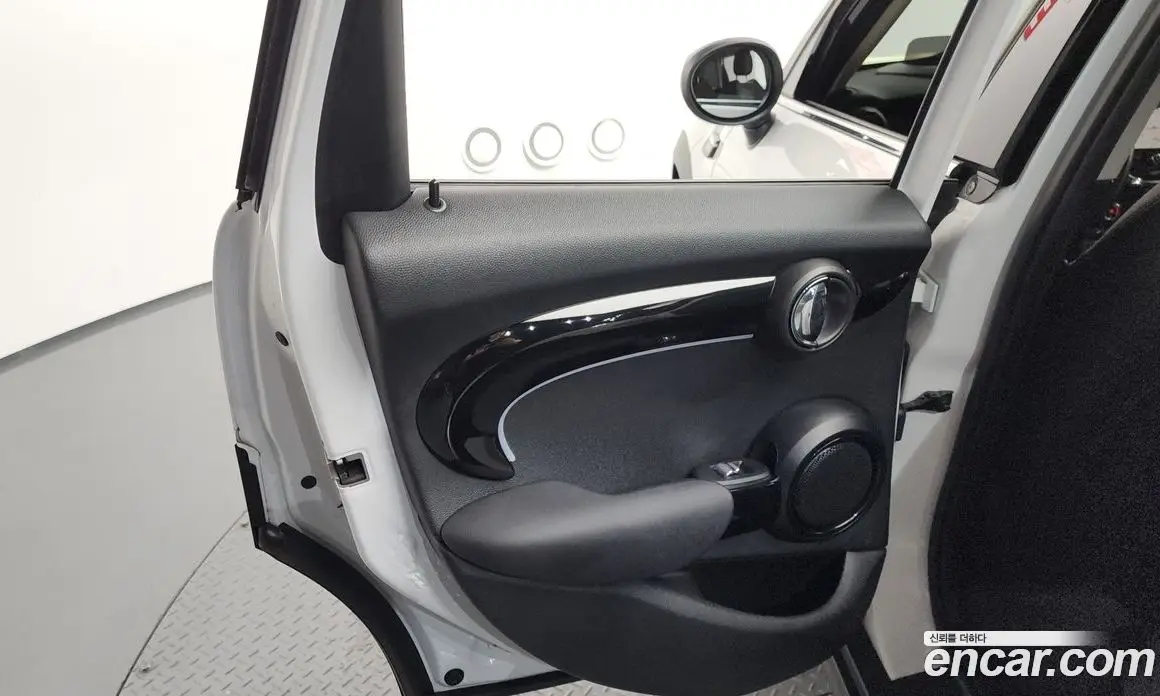 Mini Cooper 2023 1.5 автомат (гидро), фото 15