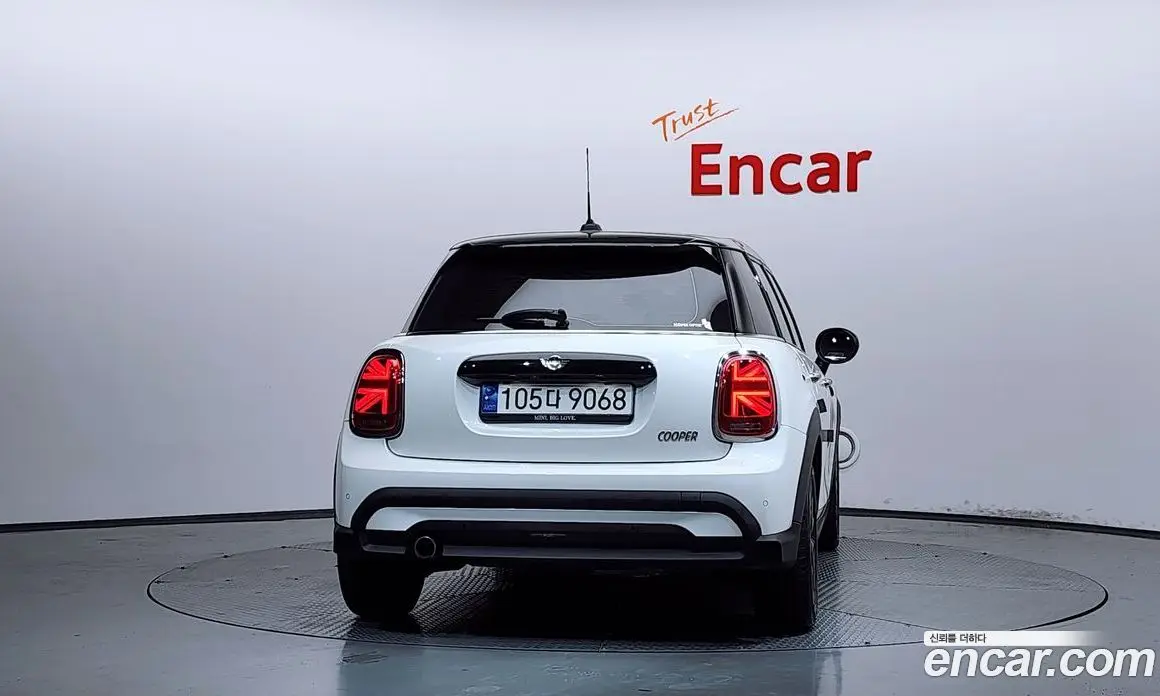 Mini Cooper 2023 1.5 автомат (гидро), фото 4