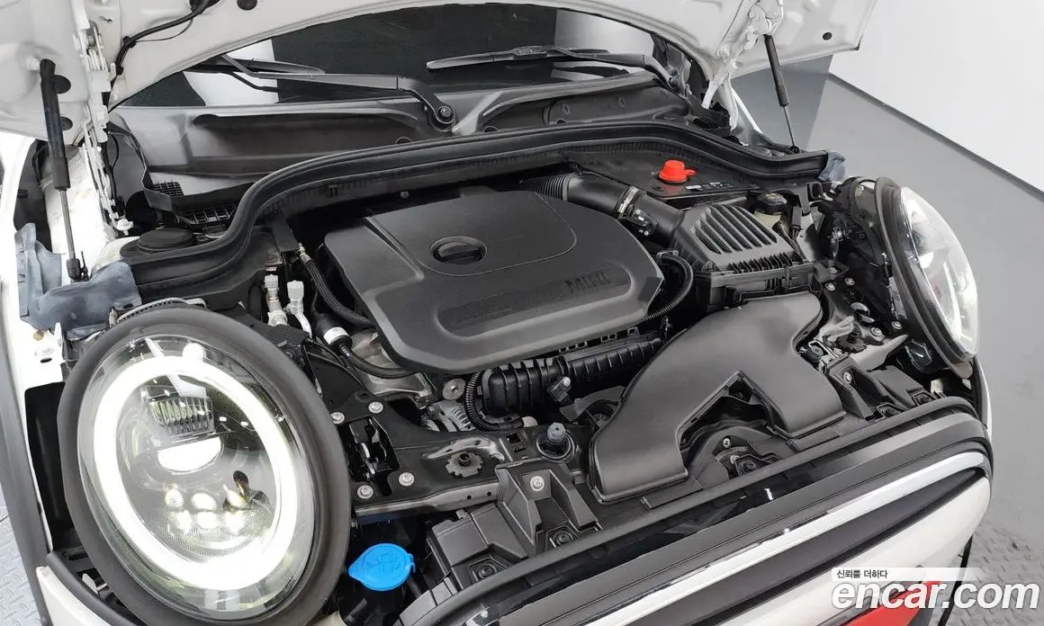 Mini Cooper 2023 1.5 автомат (гидро), фото 6