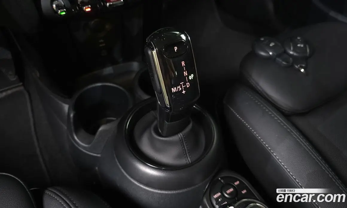 Mini Cooper 2023 1.5 автомат (гидро), фото 12