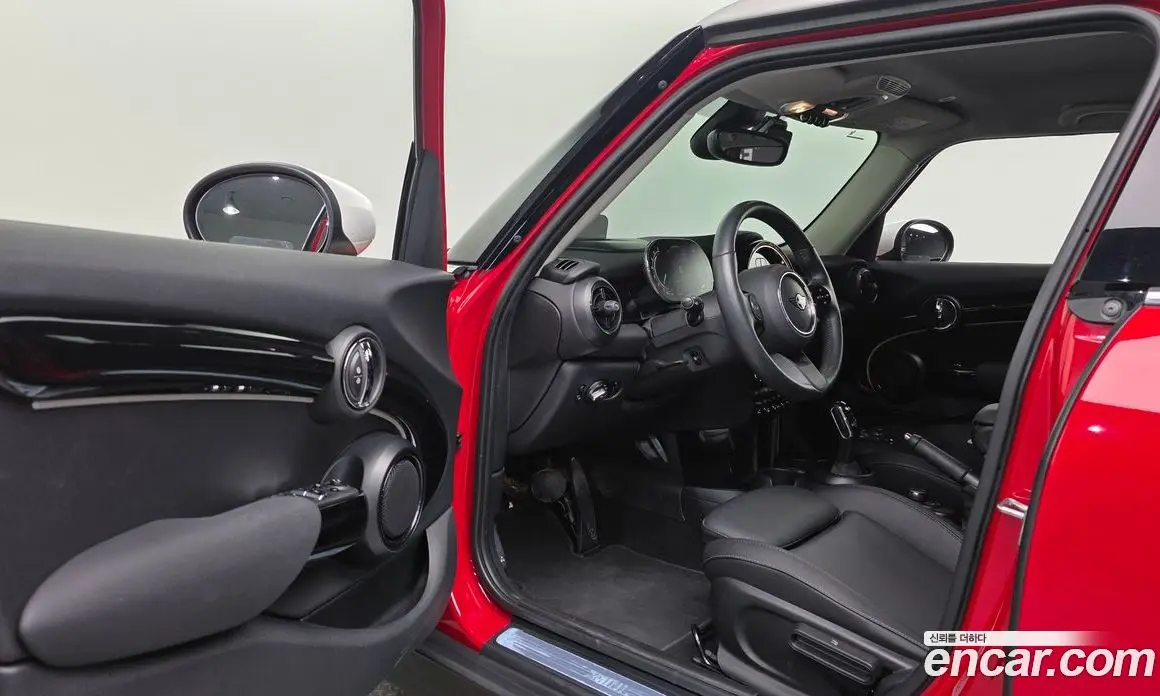 Mini Cooper 2023 1.5 автомат (гидро), фото 13