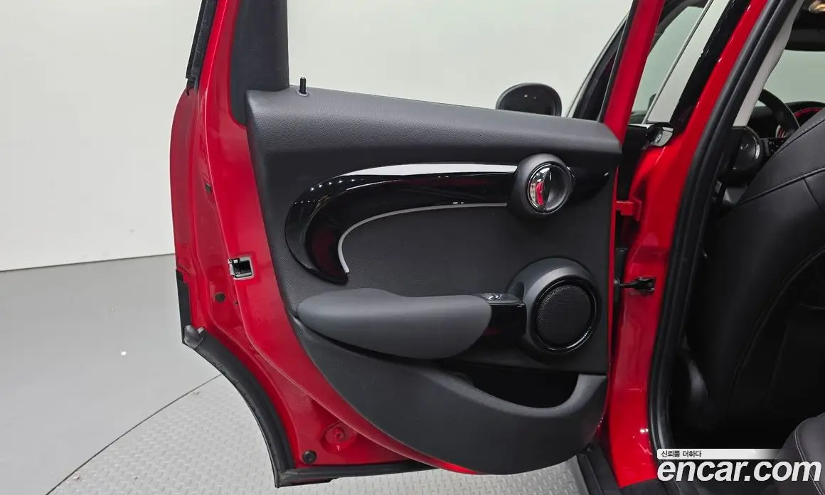 Mini Cooper 2023 1.5 автомат (гидро), фото 15