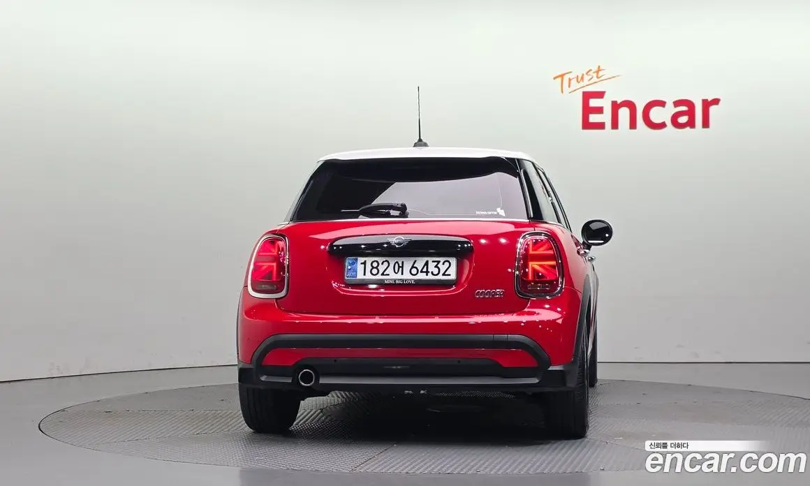 Mini Cooper 2023 1.5 автомат (гидро), фото 4