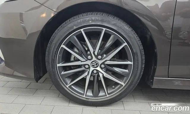 Toyota Camry 2023 2.5 автомат (гидро), миниатюра 5